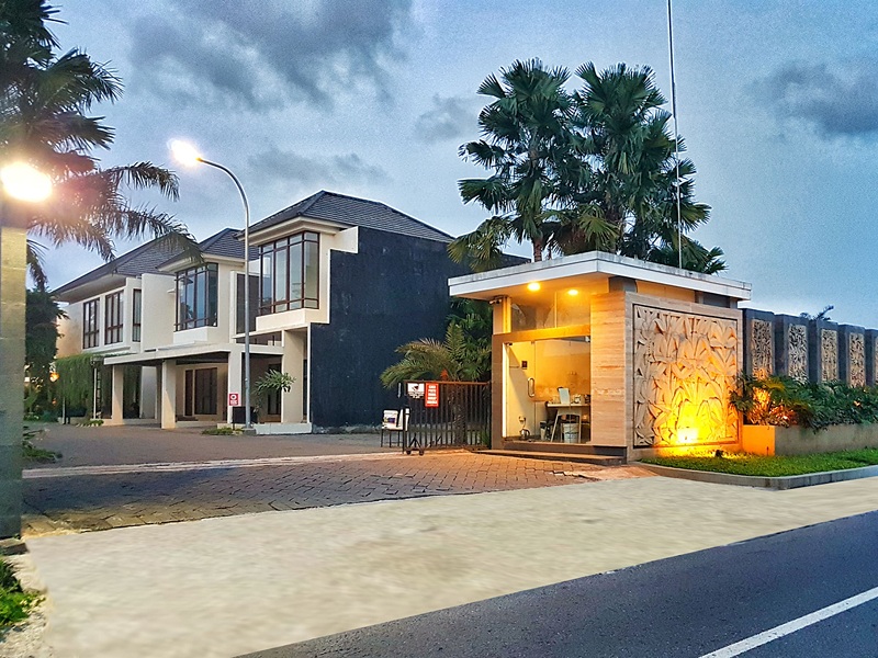 laguna spring resort, gate perumahan mewah